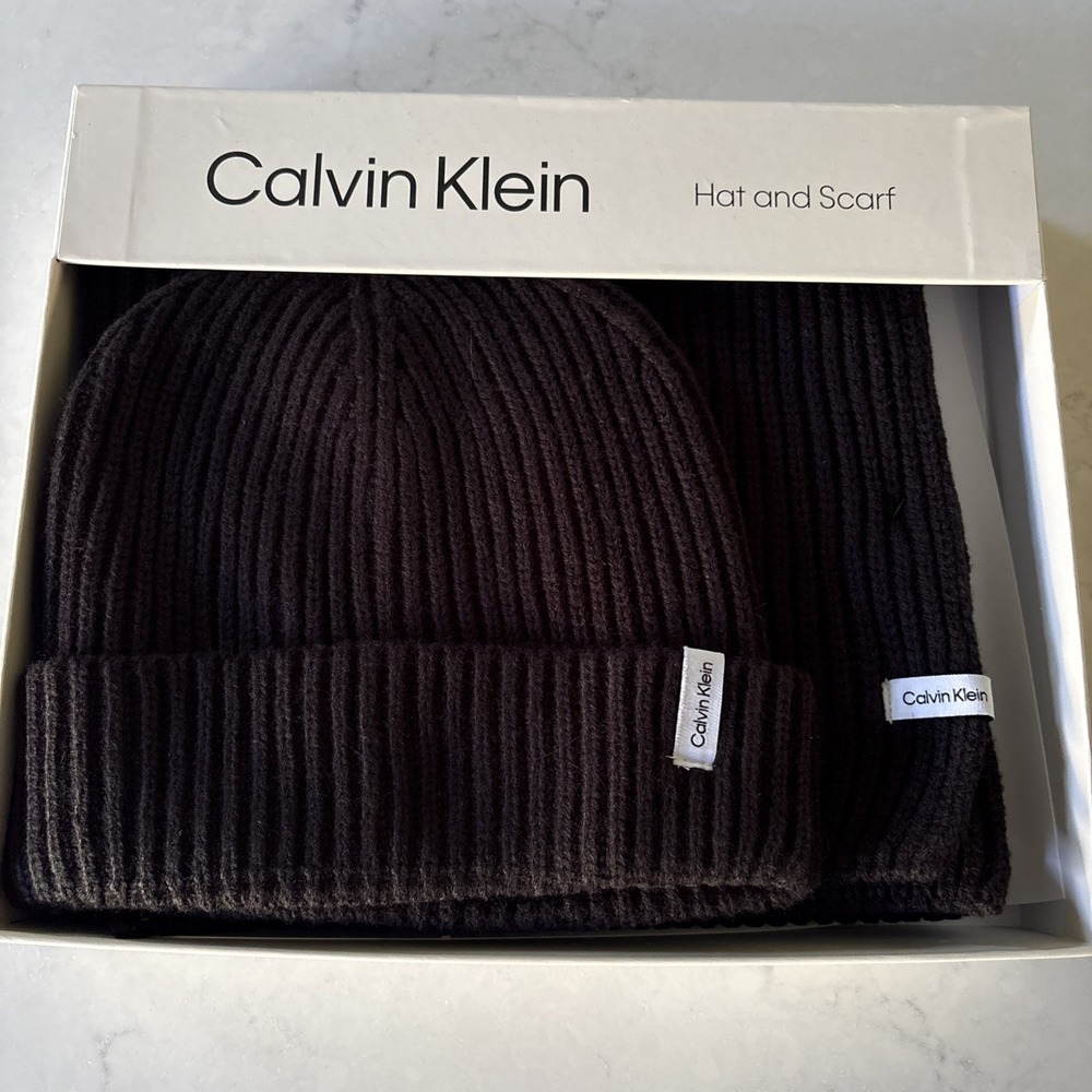 Calvin Klein Men's Cuffed Beanie Hat Scarf Set Black Ribbed NEW Acrylic Logo Box
